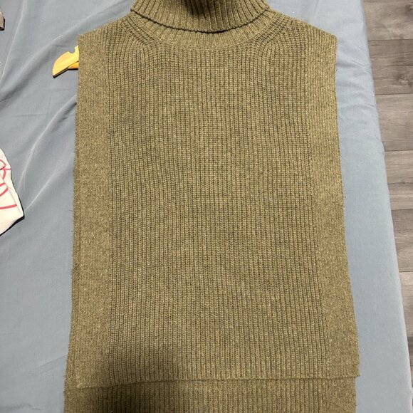 Open Side Slit Vest - Picture 1 of 8